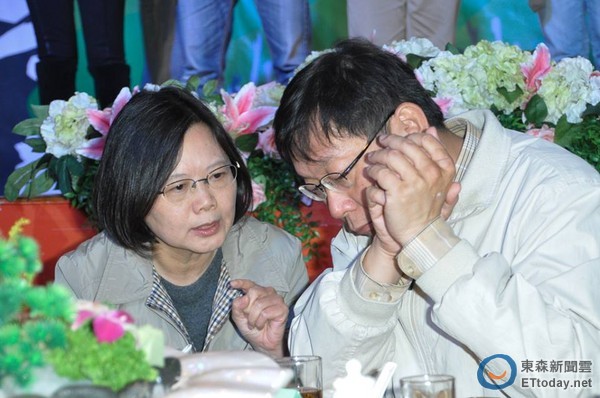 民進黨主席蔡英文與臺北市長當選人柯文哲選后首度同臺